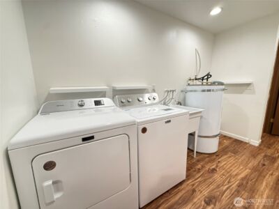 12043 Bartlett Avenue NE, Seattle, WA 98125 - Photo 8