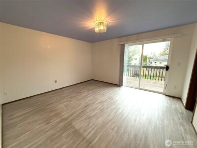 12043 Bartlett Avenue NE, Seattle, WA 98125 - Photo 10