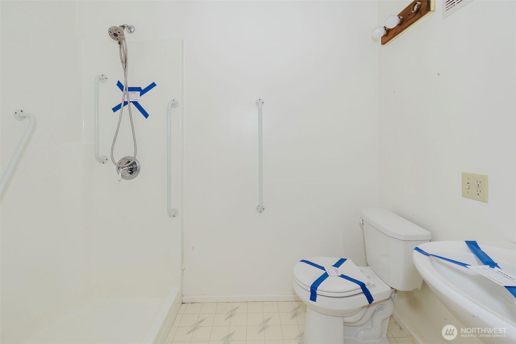 1145 NW Darling Road , Bremerton, WA 98311