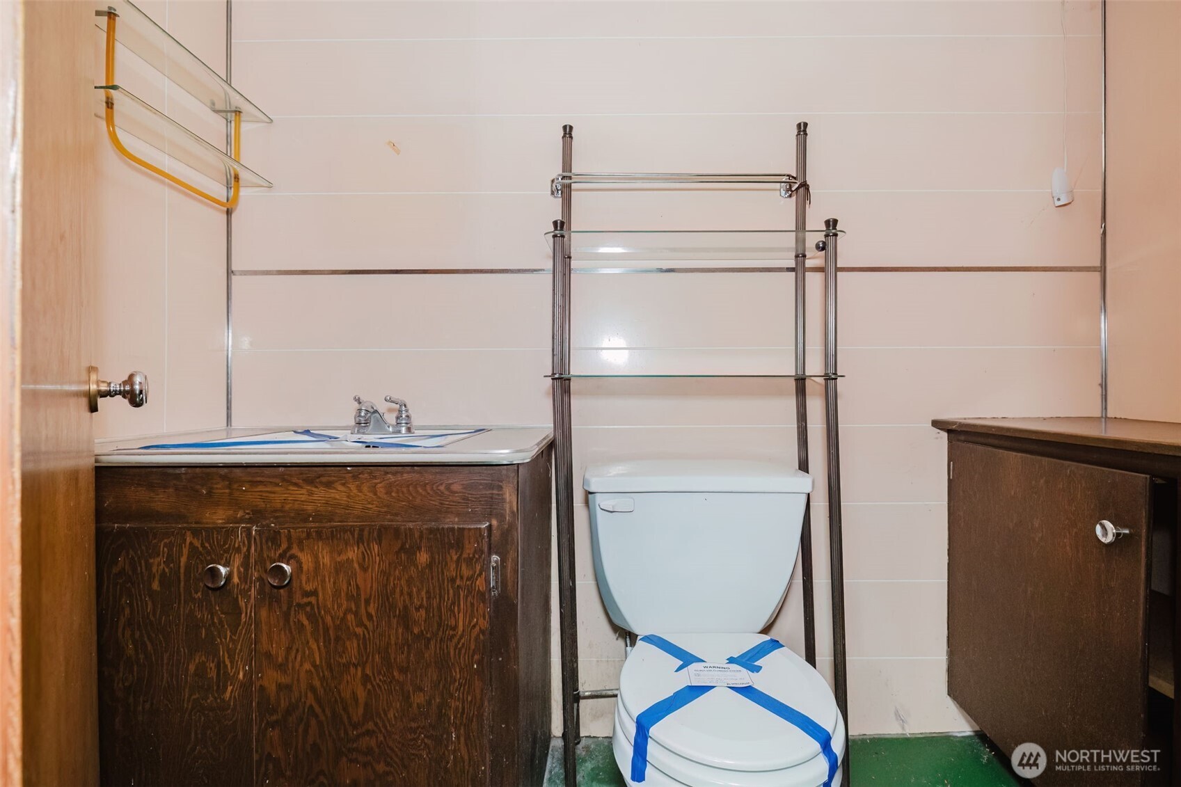 1145 NW Darling Road , Bremerton, WA 98311