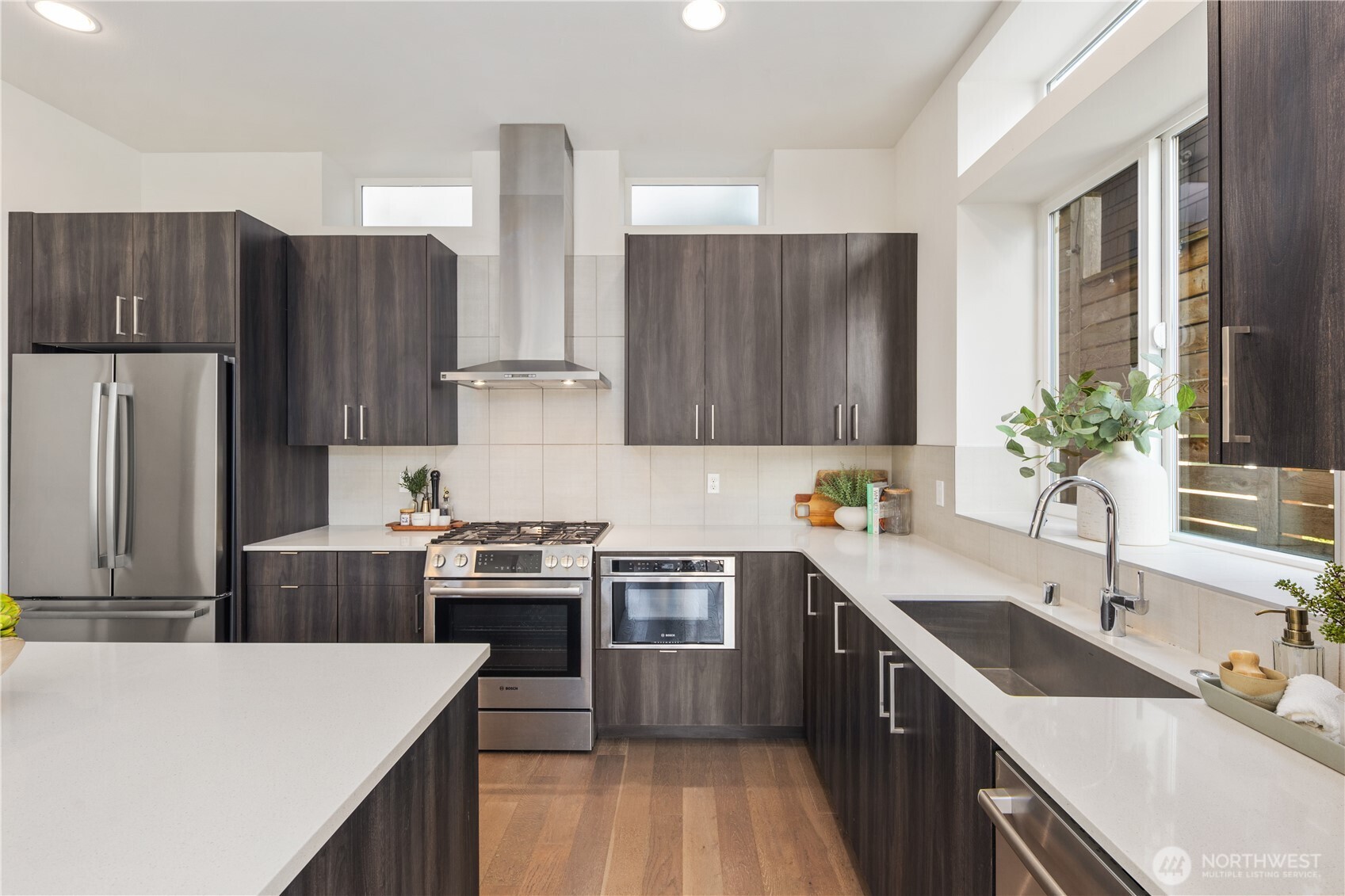 926 N 35th Street , Seattle, WA 98103