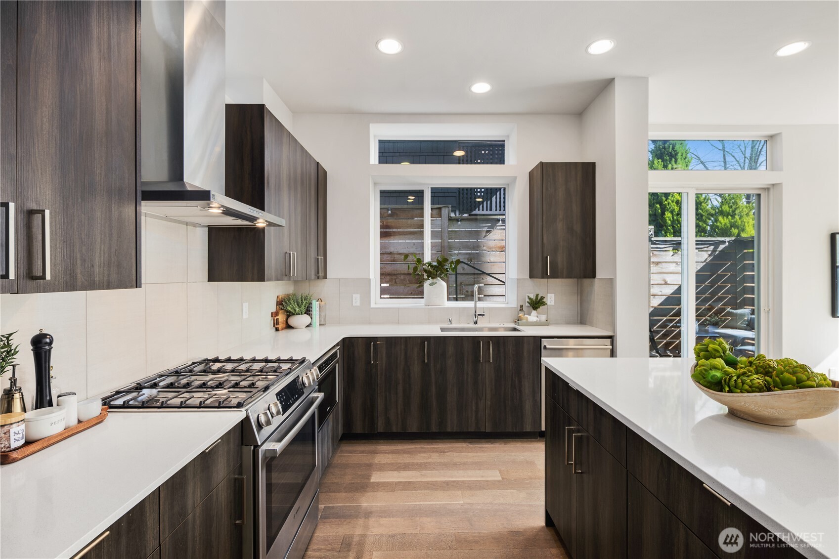 926 N 35th Street , Seattle, WA 98103