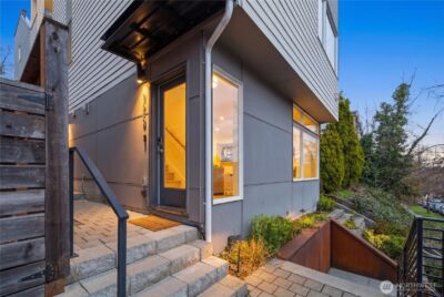 926 N 35th Street , Seattle, WA 98103 - Photo 1