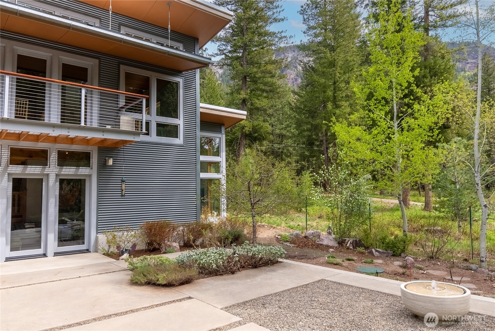 589 Lost River Road , Mazama, WA 98833