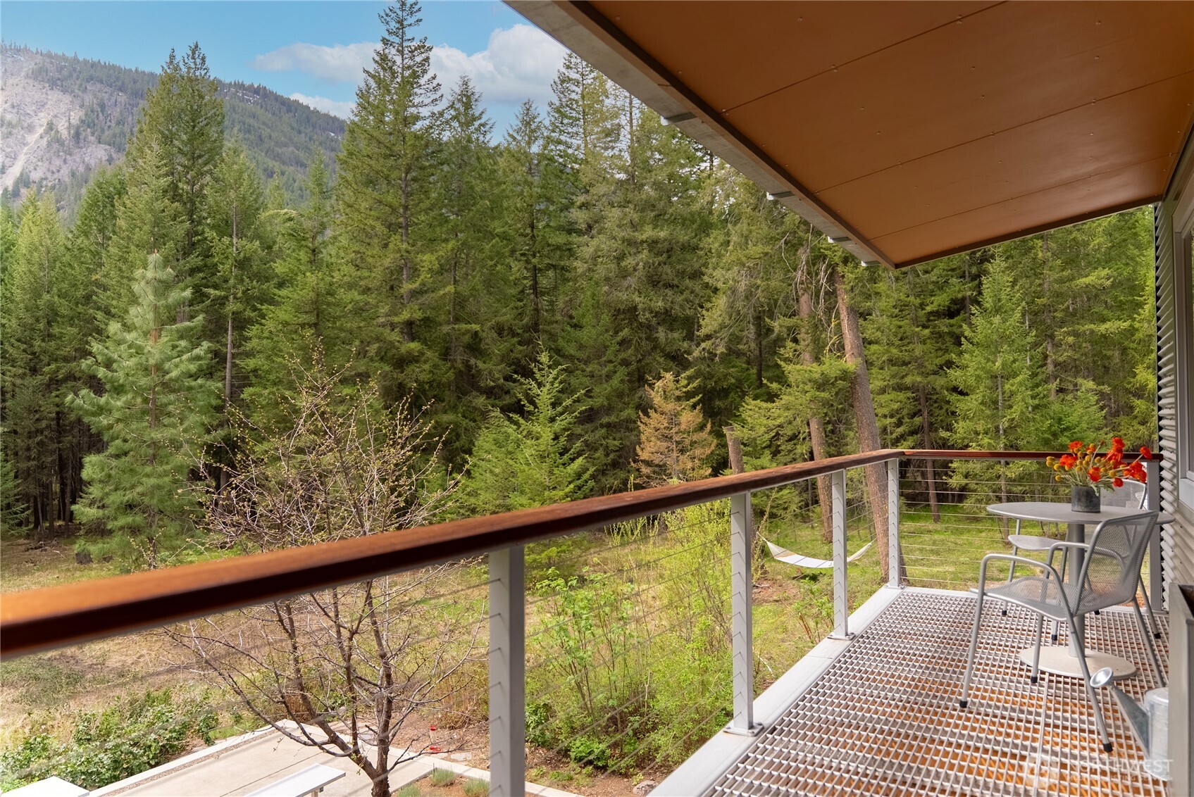 589 Lost River Road , Mazama, WA 98833