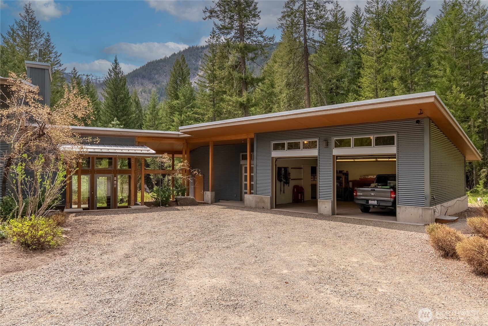 589 Lost River Road , Mazama, WA 98833