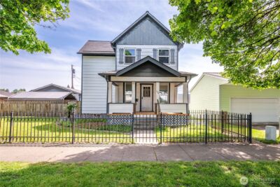 136 SW 3rd Avenue , Castle Rock, WA 98611