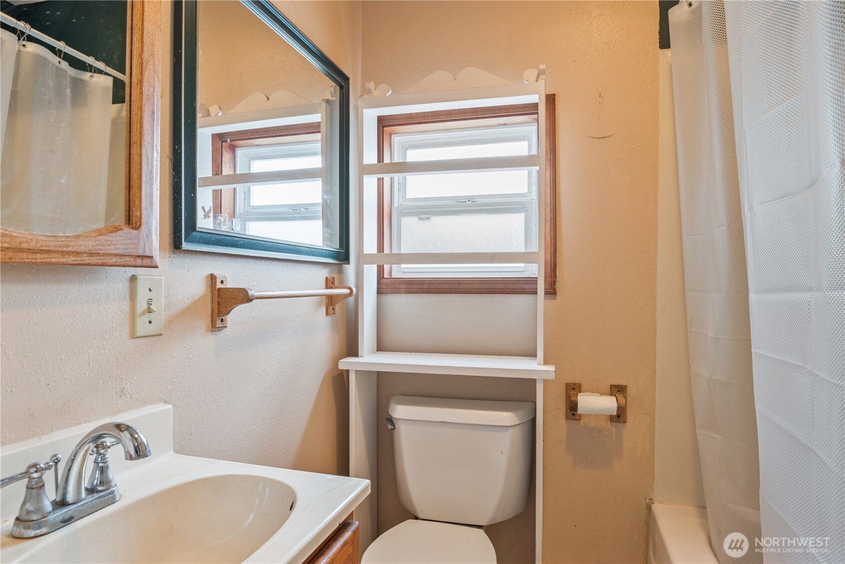 136 SW 3rd Avenue , Castle Rock, WA 98611