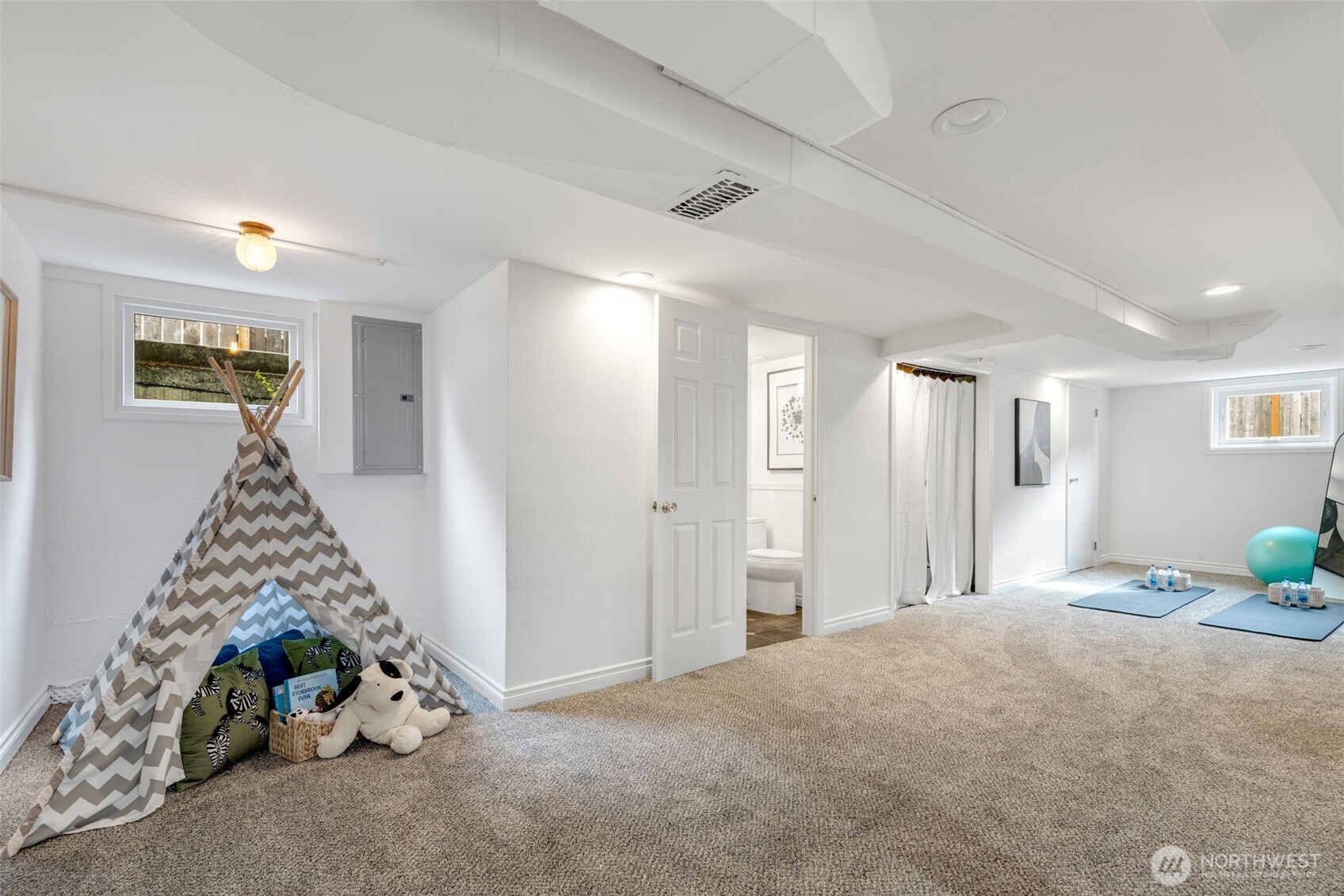 4754 35th Avenue NE, Seattle, WA 98105