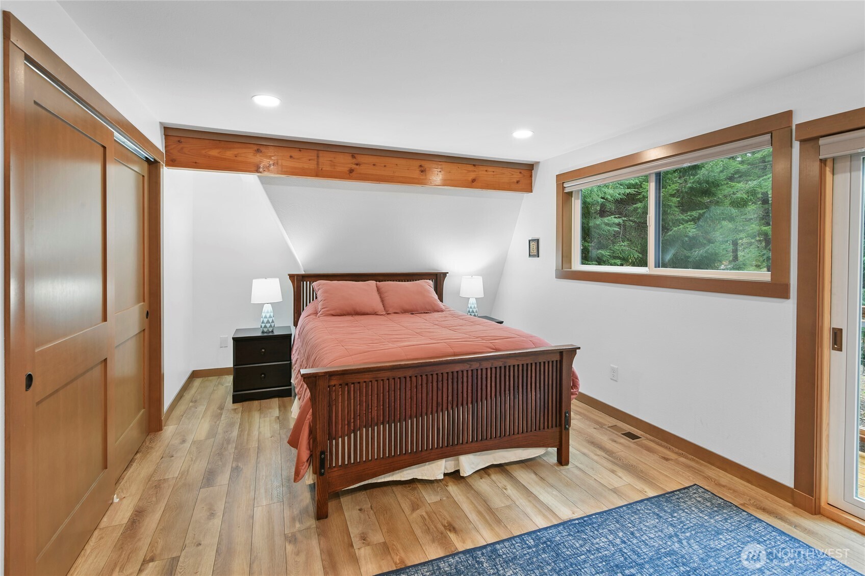 16319 Alpine Drive E, Enumclaw, WA 98022