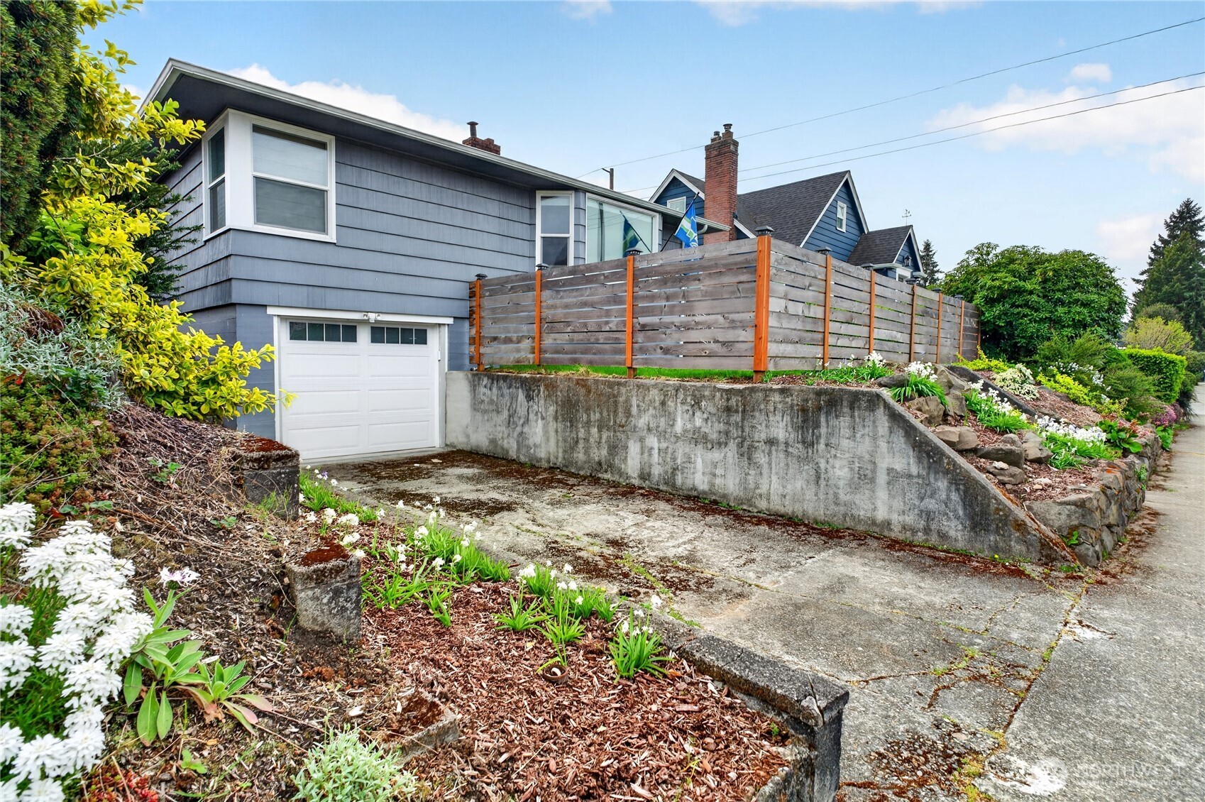 4546 6th Avenue , Tacoma, WA 98406