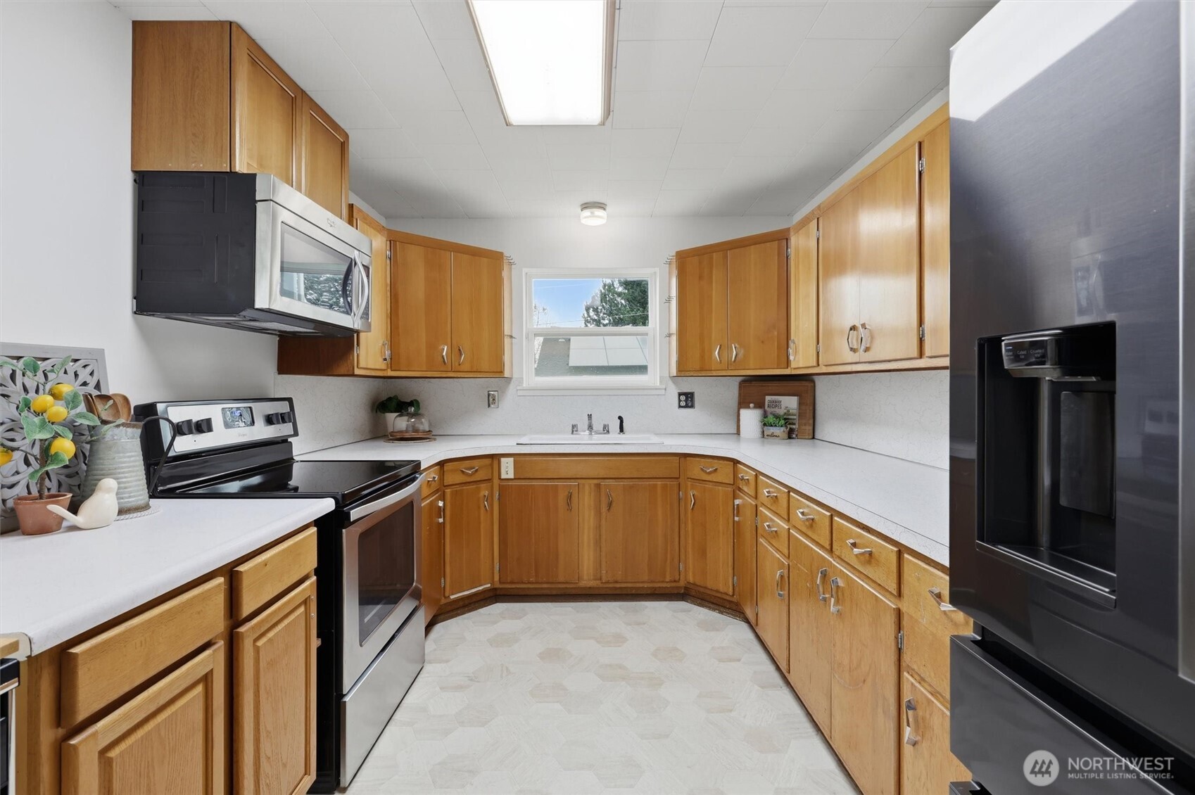 2602 Harrison Avenue , Everett, WA 98201