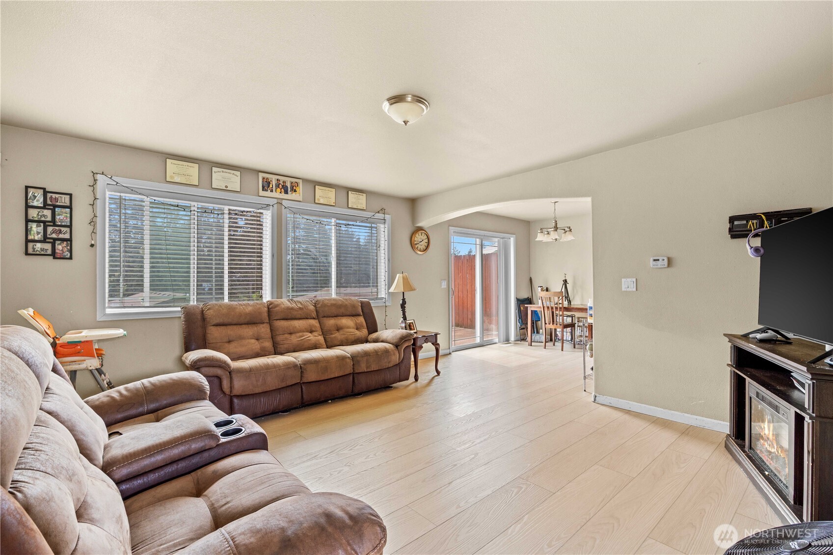 122 & 124 173rd Street E, Spanaway, WA 98387
