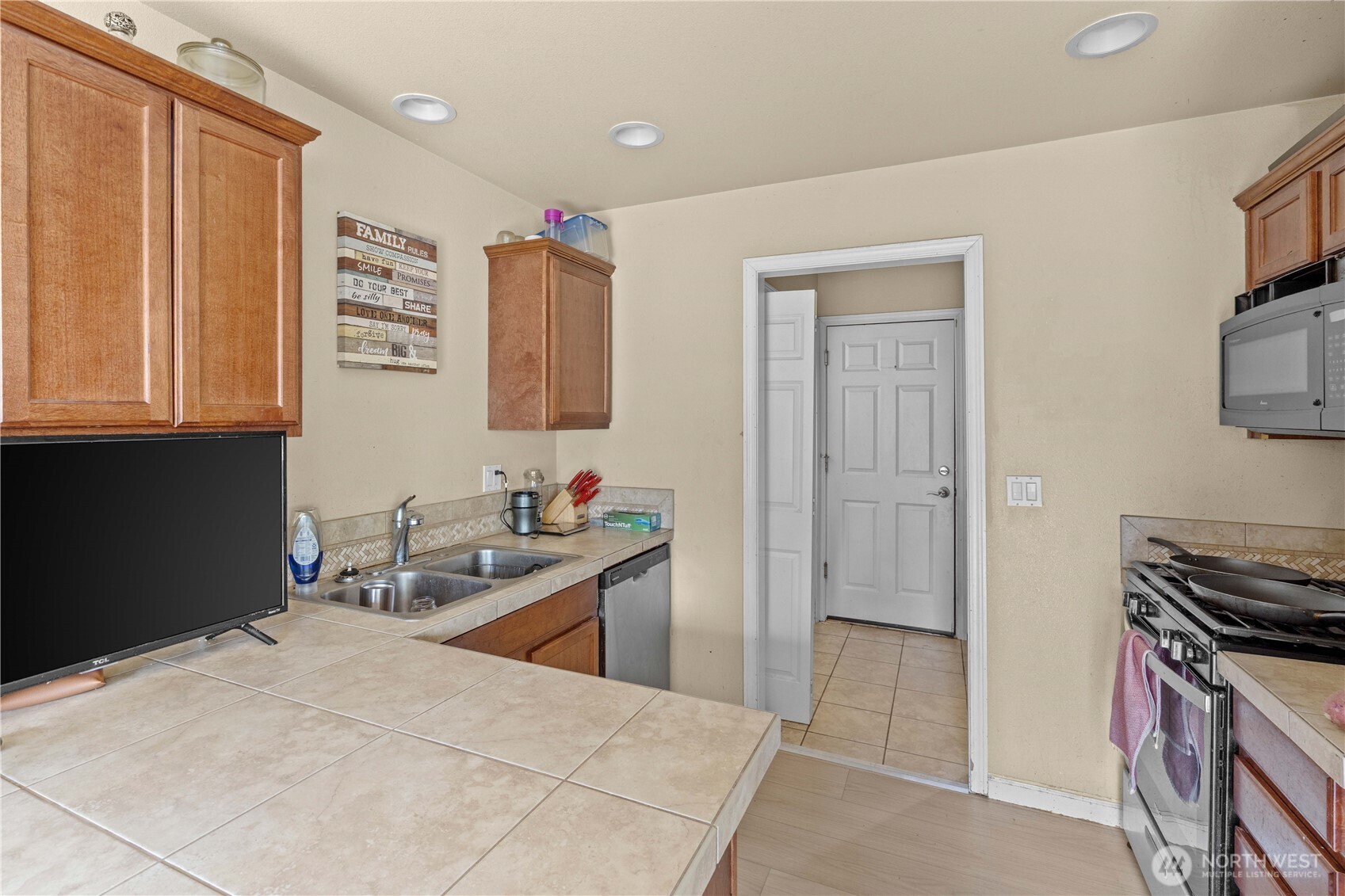 122 & 124 173rd Street E, Spanaway, WA 98387