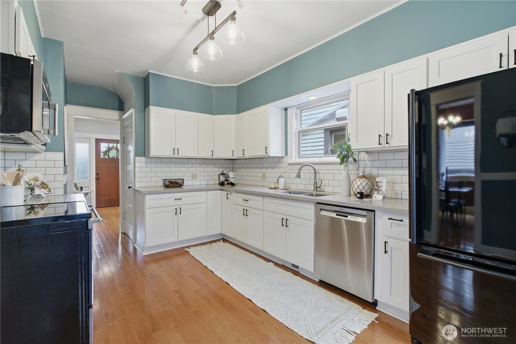 1031 N Steele Street , Tacoma, WA 98406