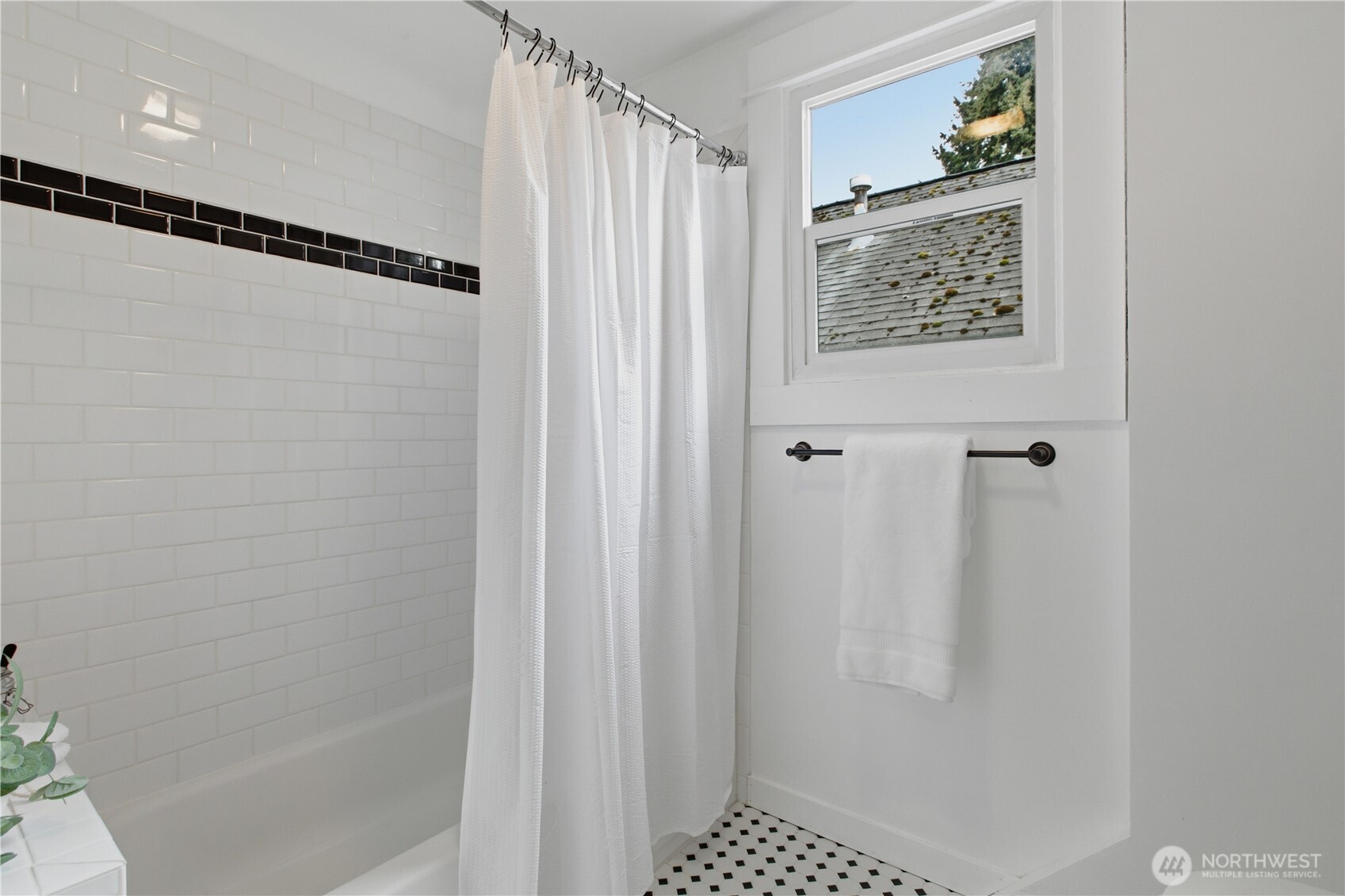 1031 N Steele Street , Tacoma, WA 98406