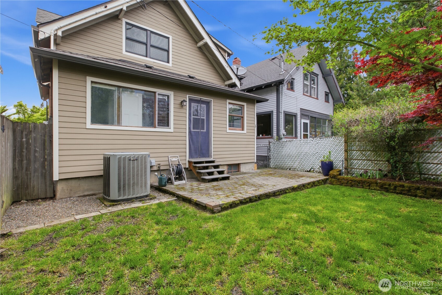1031 N Steele Street , Tacoma, WA 98406