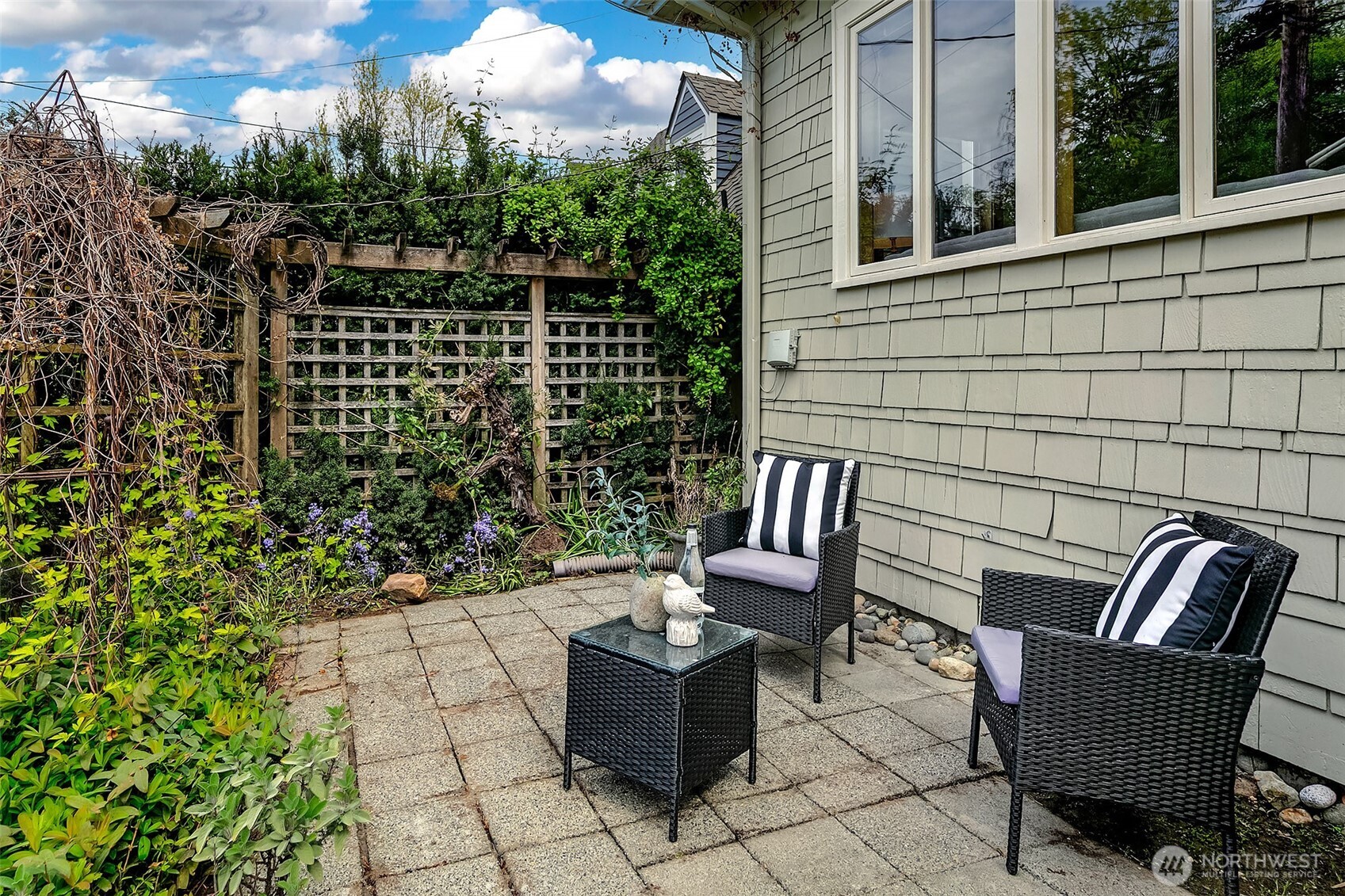 2046 26th Avenue E, Seattle, WA 98112