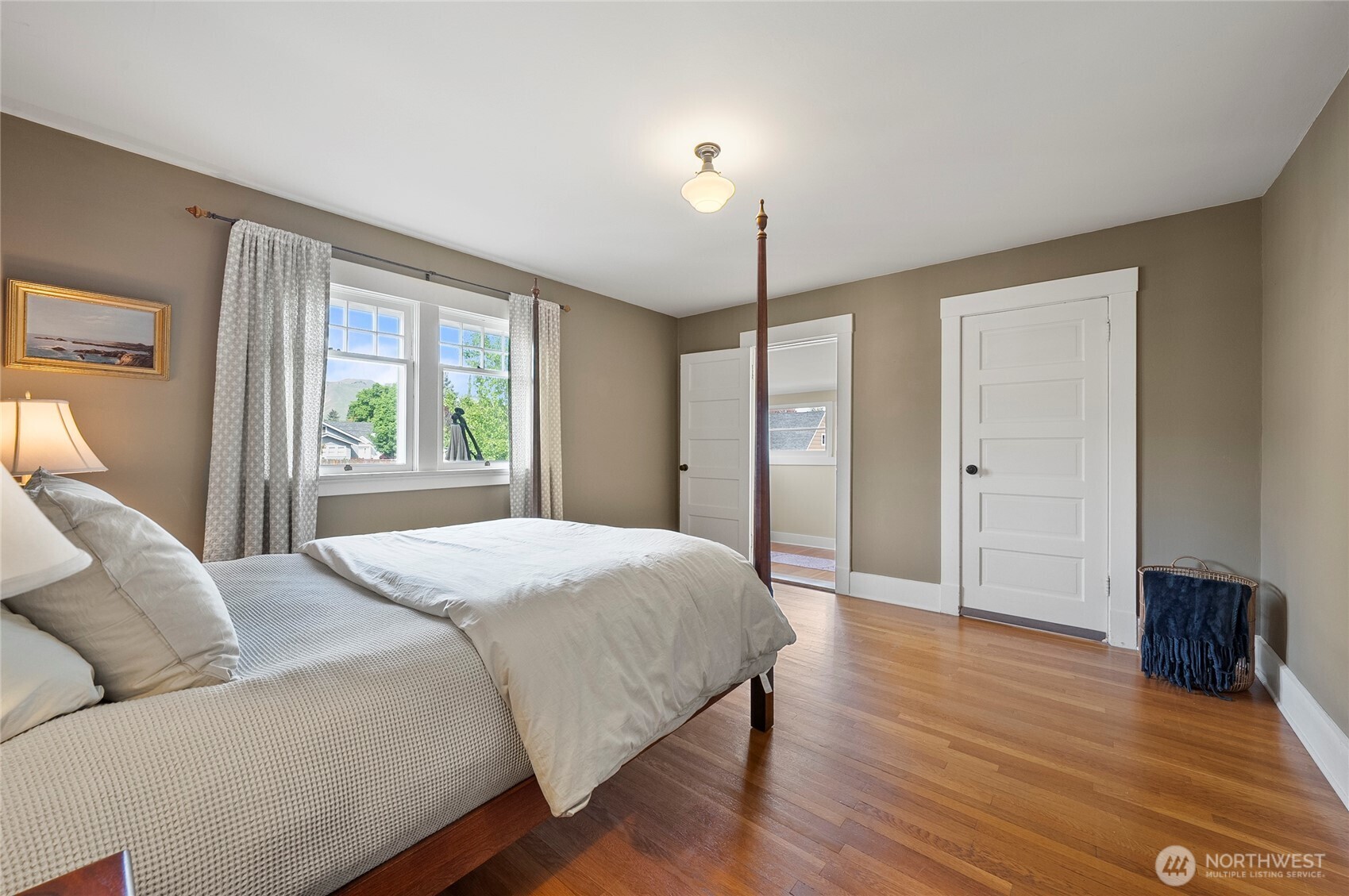 902 Washington Street , Wenatchee, WA 98801