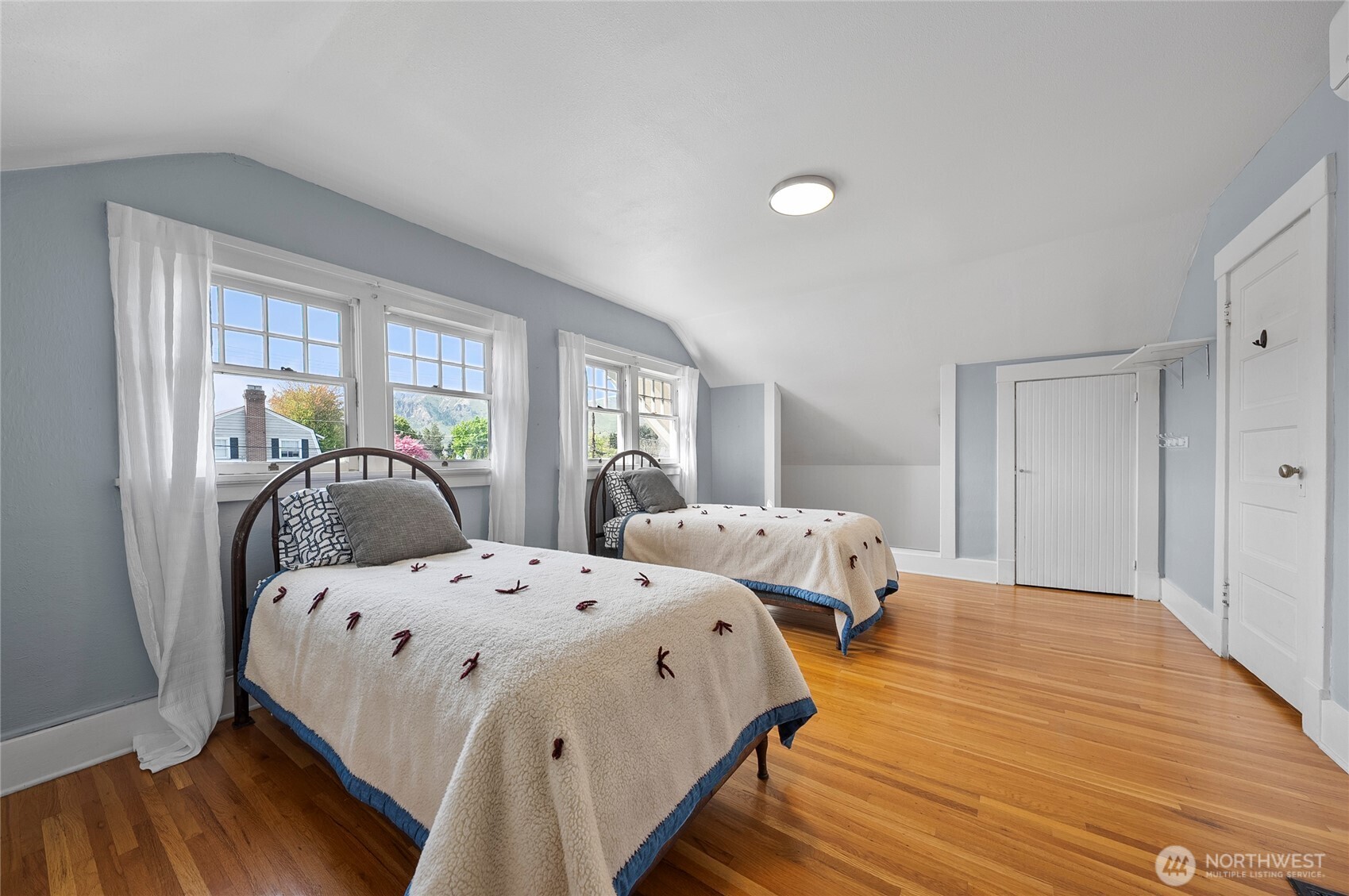 902 Washington Street , Wenatchee, WA 98801