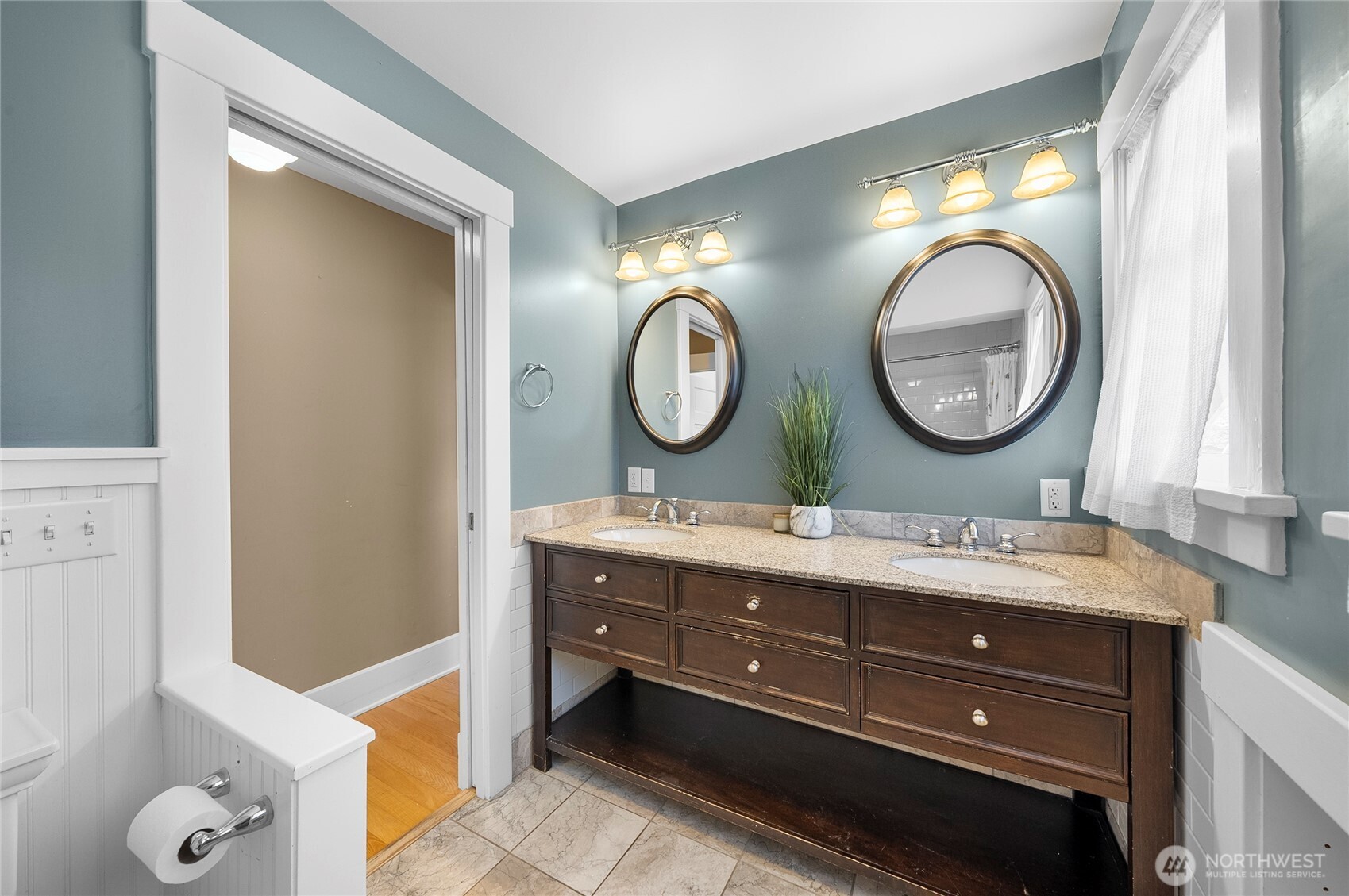 902 Washington Street , Wenatchee, WA 98801