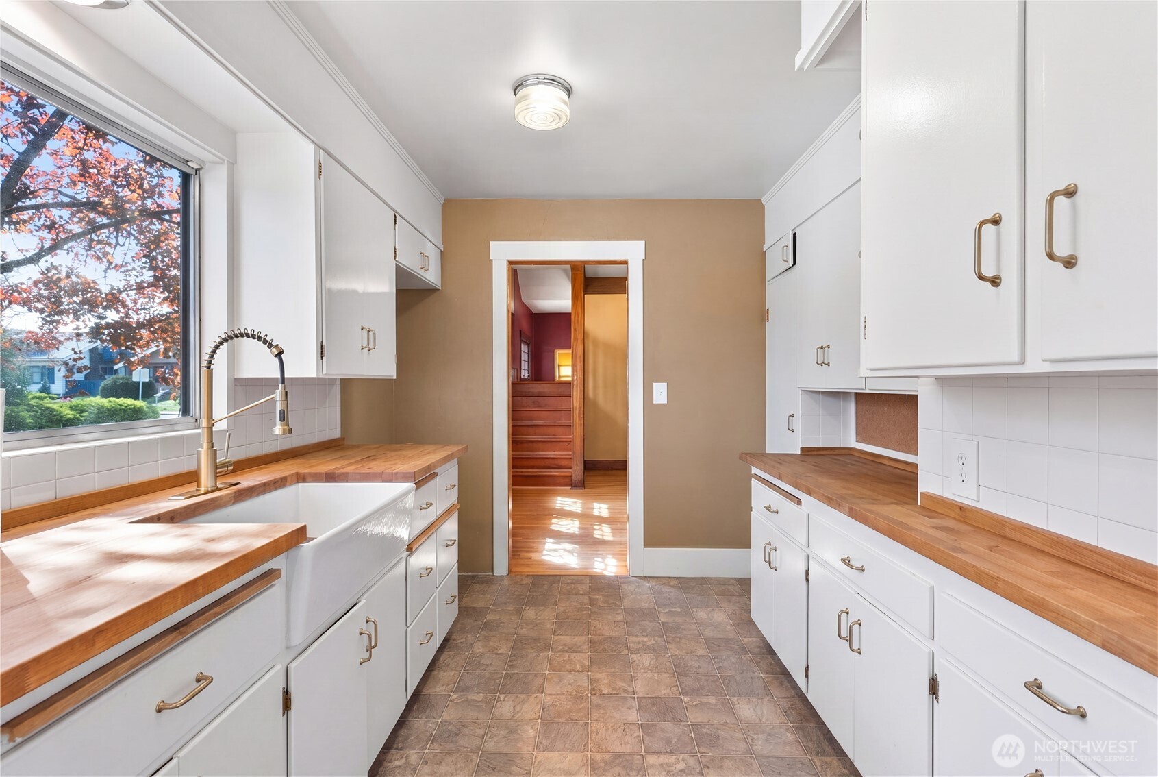 902 Washington Street , Wenatchee, WA 98801