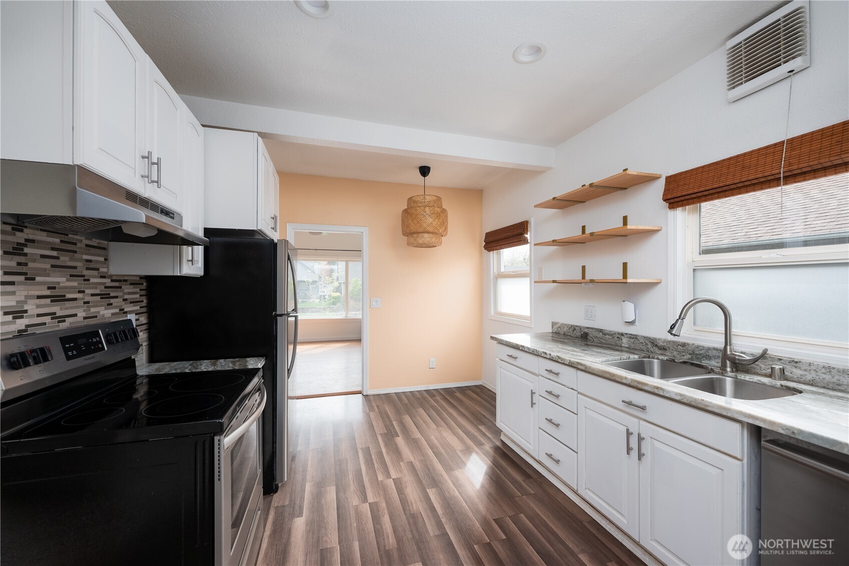 4112 S Park Avenue , Tacoma, WA 98418
