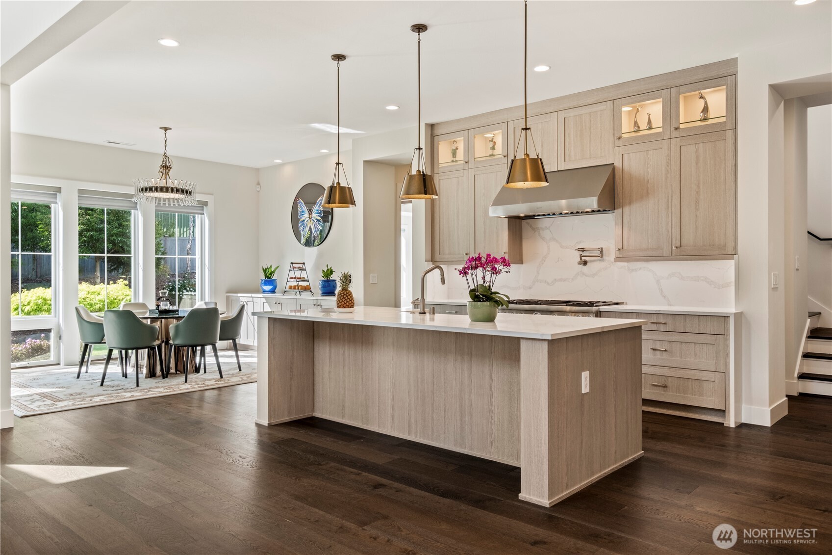 811 245th Place NE, Sammamish, WA 98074