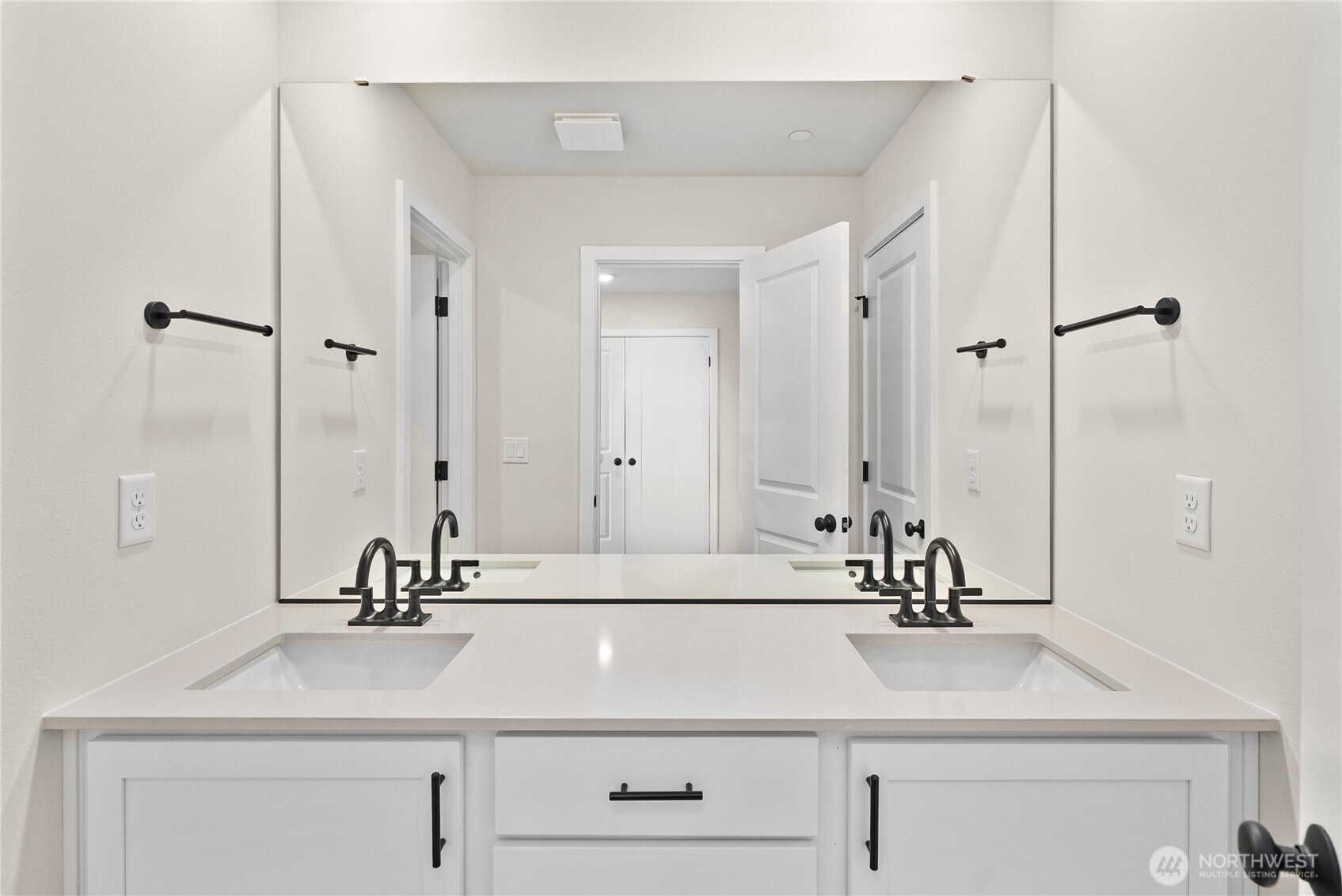 3982 Flat Top Drive , Bremerton, WA 98312