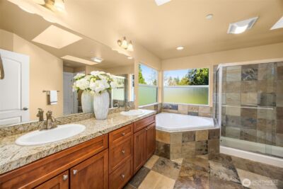 18638 92nd Avenue NE, Bothell, WA 98011 - Photo 24