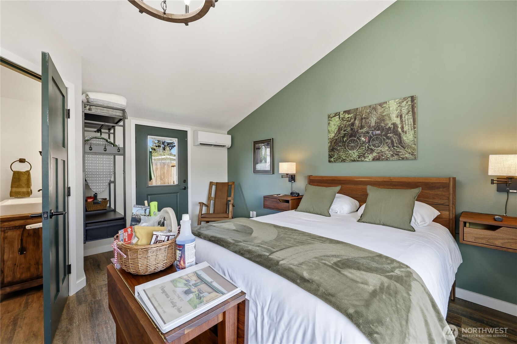 711 Carlsborg Road , Sequim, WA 98382