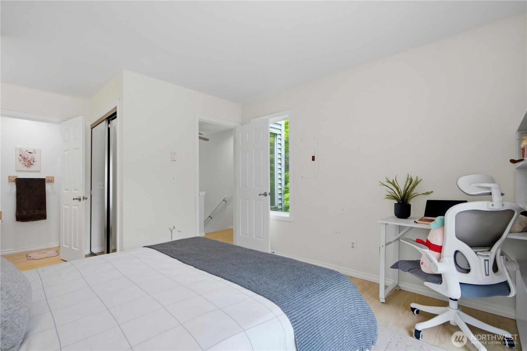 436 4th Ave #436, Kirkland, WA 98033
