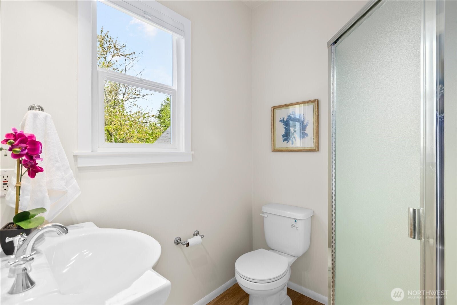 1322 NE 70th Street , Seattle, WA 98115-5631