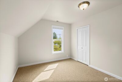 1322 NE 70th Street , Seattle, WA 98115-5631 - Photo 17