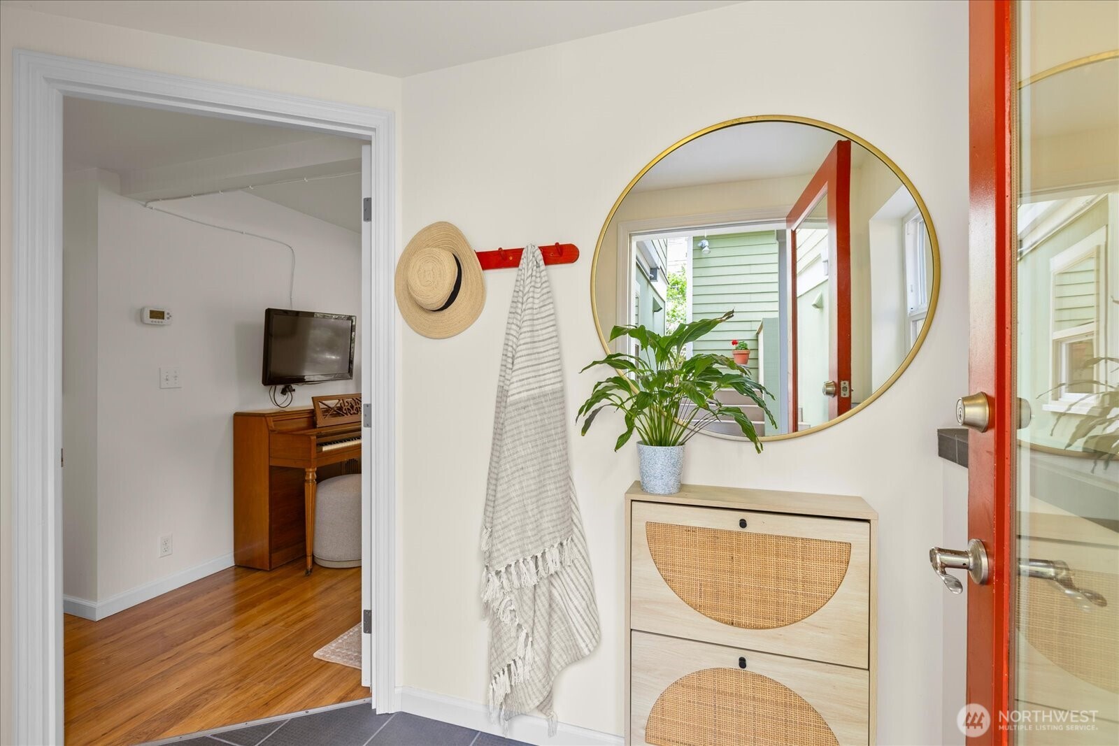 1322 NE 70th Street , Seattle, WA 98115-5631