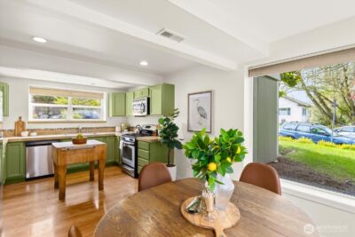 1322 NE 70th Street , Seattle, WA 98115-5631 - Photo 24
