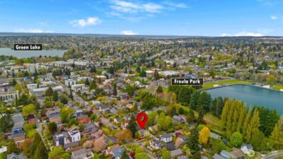 1322 NE 70th Street , Seattle, WA 98115-5631 - Photo 3