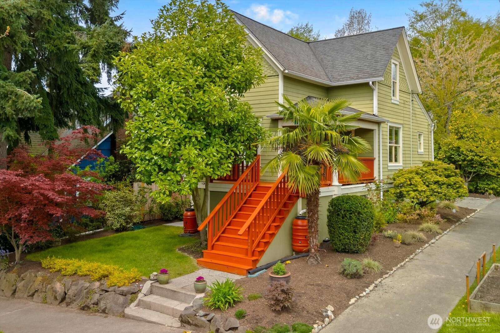 1322 NE 70th Street , Seattle, WA 98115-5631
