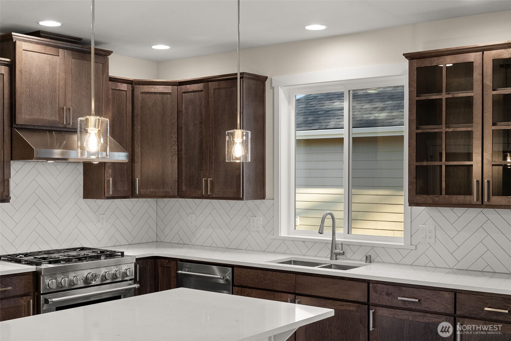 5216 Klahanie Drive NW, Olympia, WA 98502