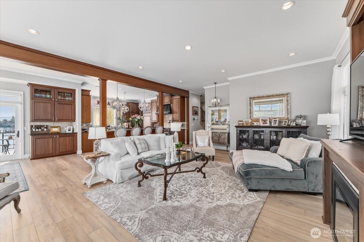 3300 S Lakeshore Rd , Chelan, WA 98816