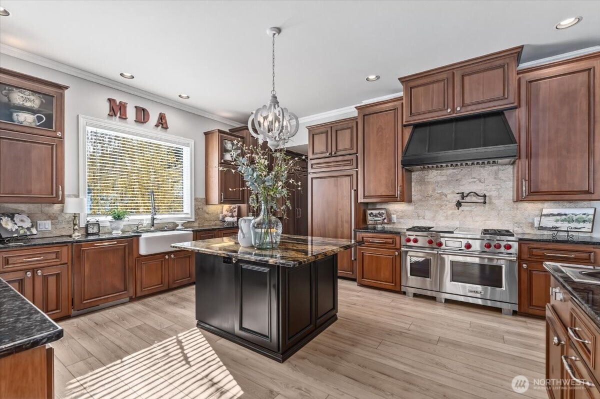 3300 S Lakeshore Rd , Chelan, WA 98816