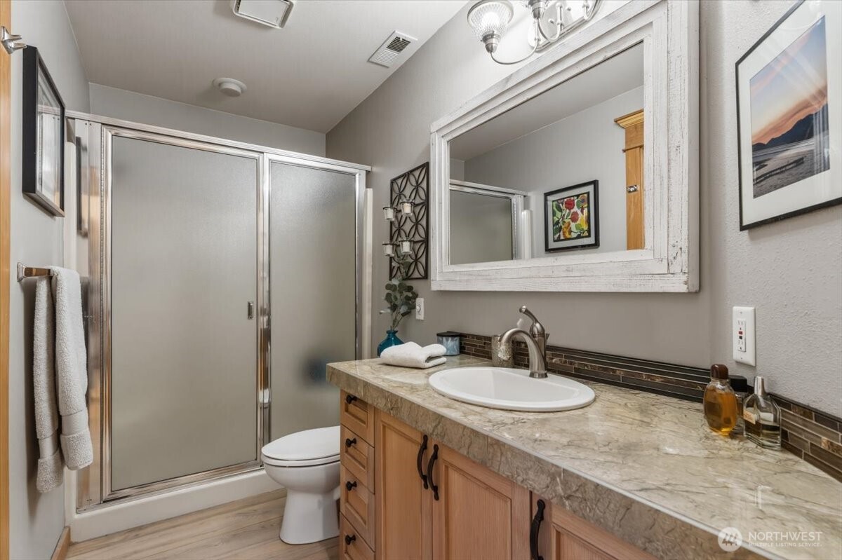 3300 S Lakeshore Rd , Chelan, WA 98816