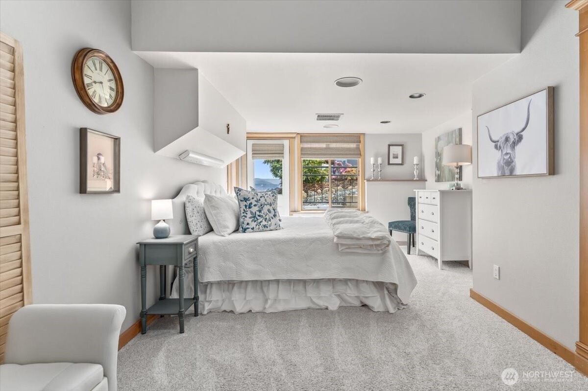 3300 S Lakeshore Rd , Chelan, WA 98816