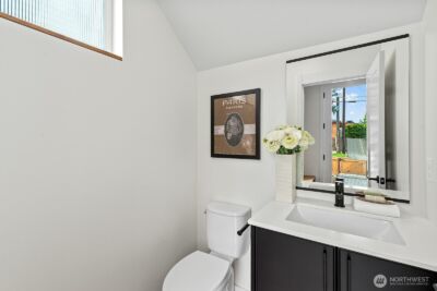 4116 A Burke Avenue N, Seattle, WA 98103 - Photo 16