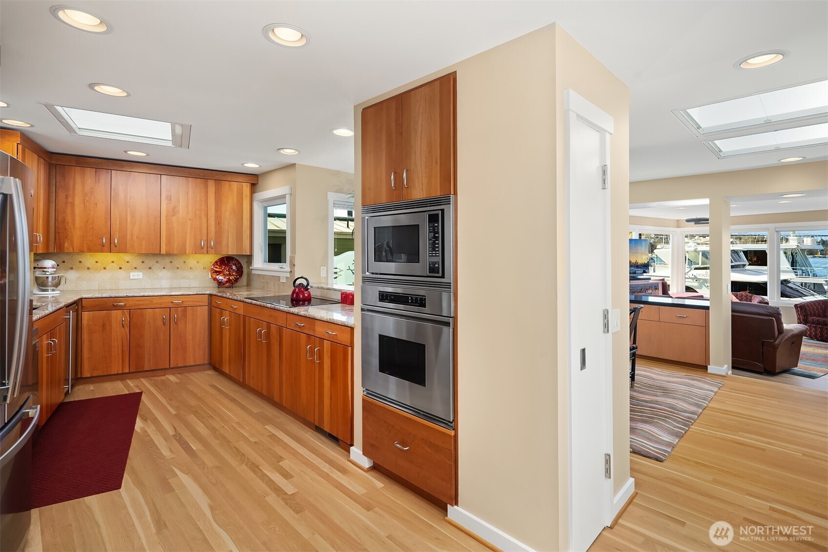 10 E Roanoke Street #2, Seattle, WA 98102-3281