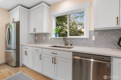 12328 38th Avenue NE, Seattle, WA 98125 - Photo 10