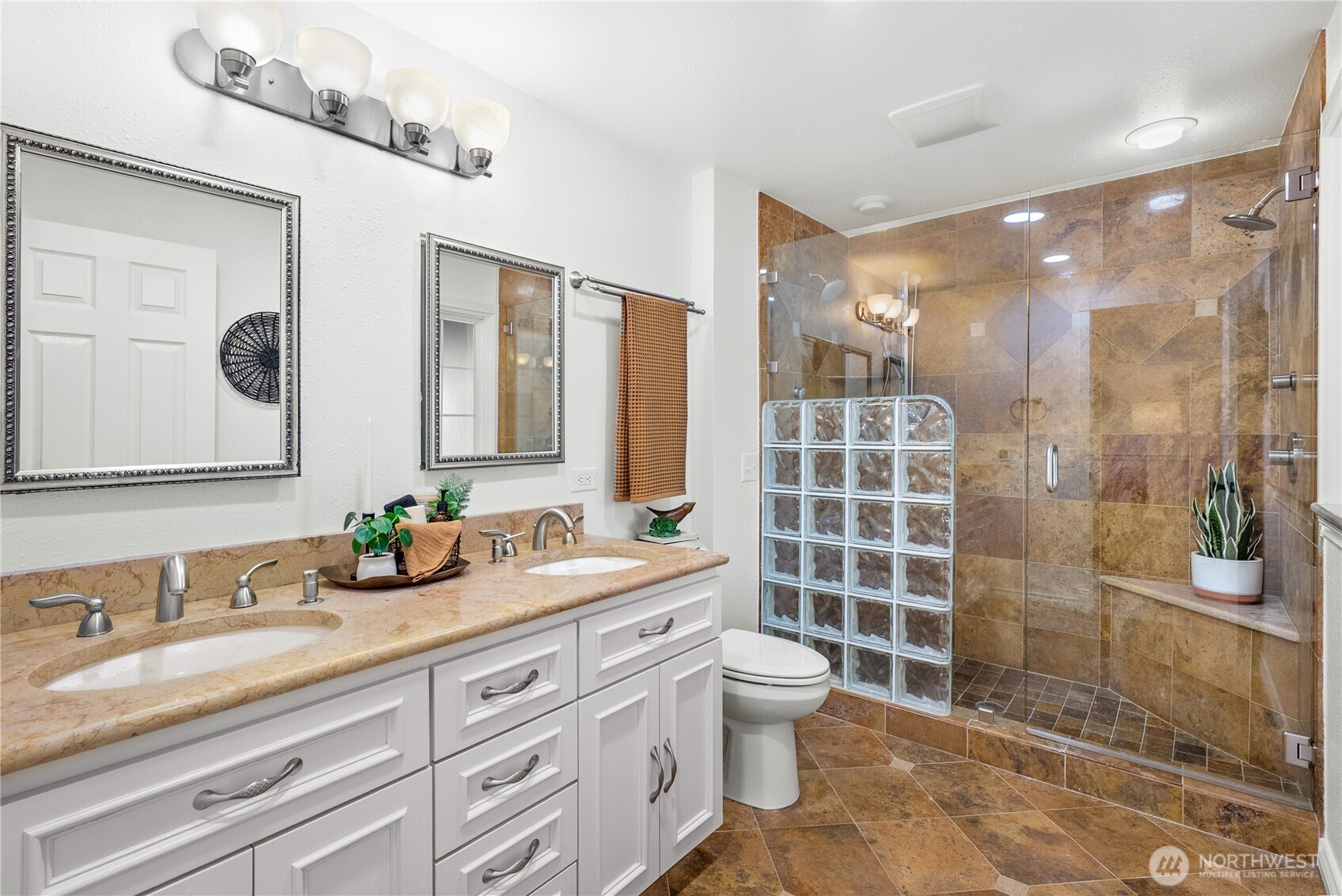 17811 7th Avenue W, Bothell, WA 98012