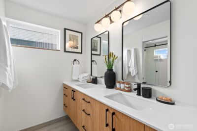 4122 B Burke Avenue N, Seattle, WA 98103 - Photo 19