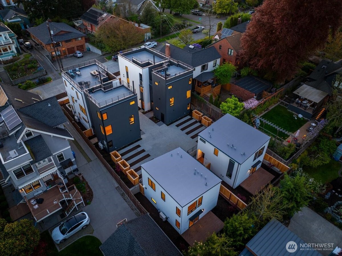 4122 B Burke Avenue N, Seattle, WA 98103