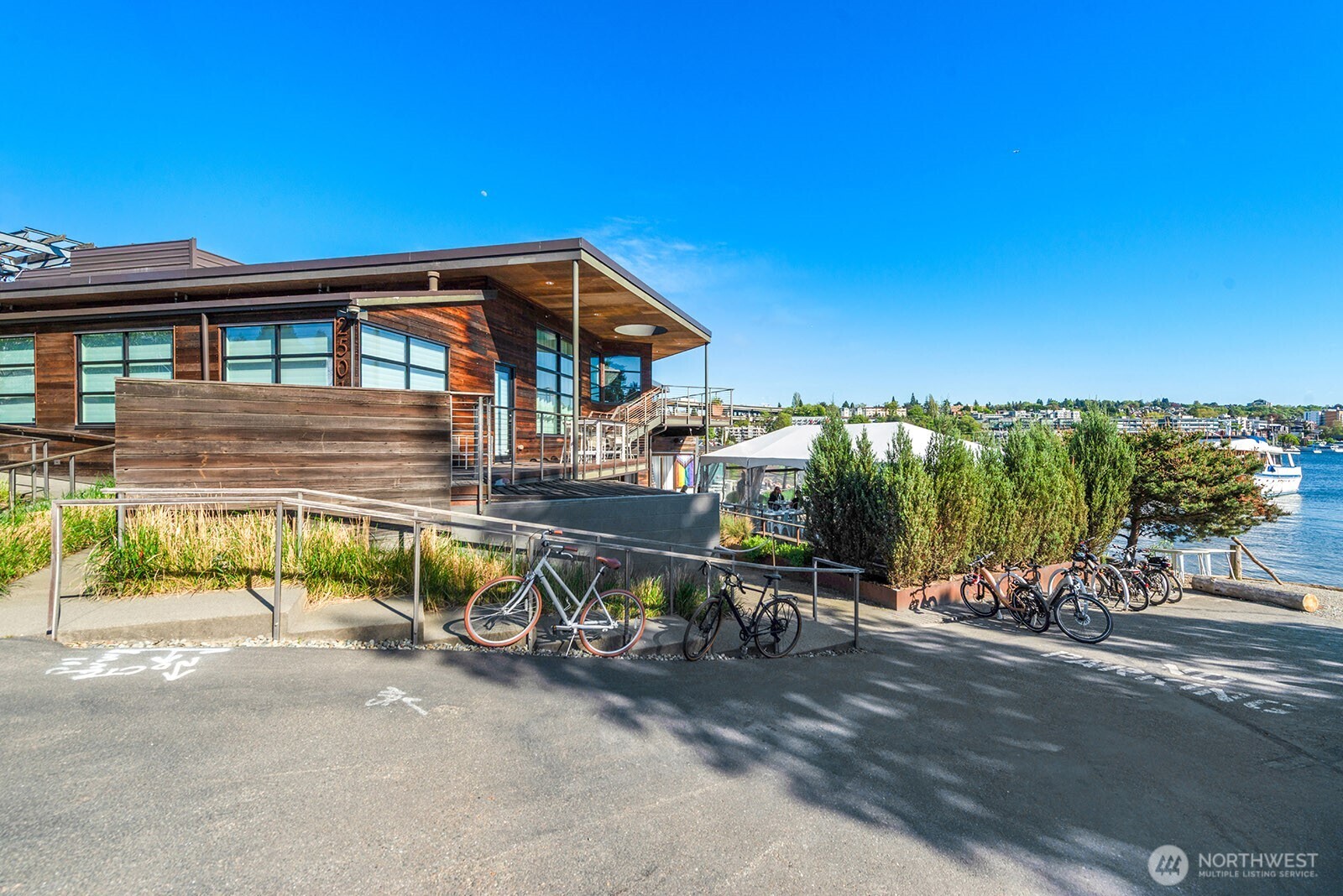 4122 B Burke Avenue N, Seattle, WA 98103